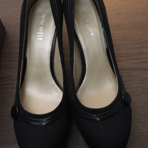 A bundle of designer shoes! - Picture 5 of 7